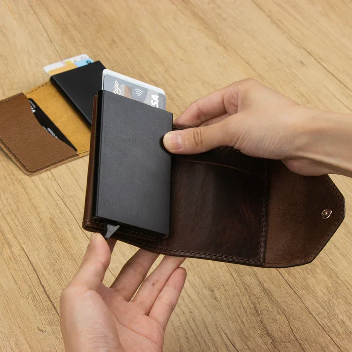 RFID-blokkerende popup-kortbeskytter med 6 kort