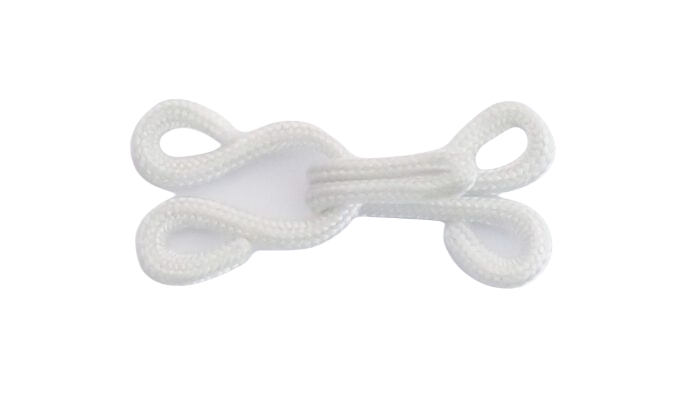 Crochet de fourrure et oeillets -