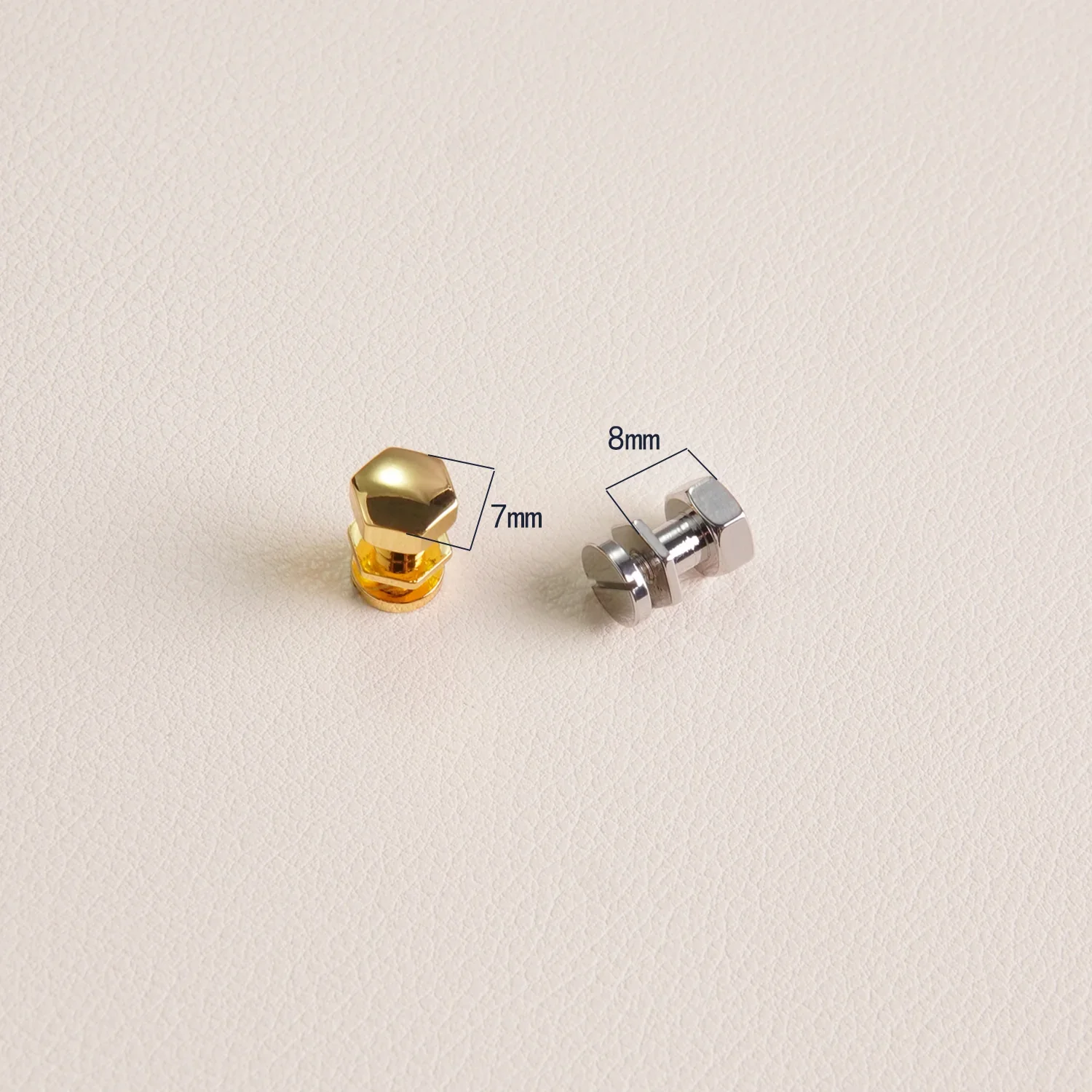MUSHROOM SCREW-HEXAGON HEAD 7mm