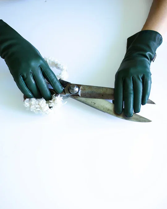 Gloves for laidies in smooth lambskin w/woollinin, many colours