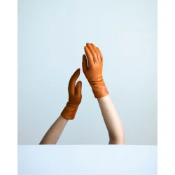 Damehandske i bldt lammeskind med uldfoer - klassisk