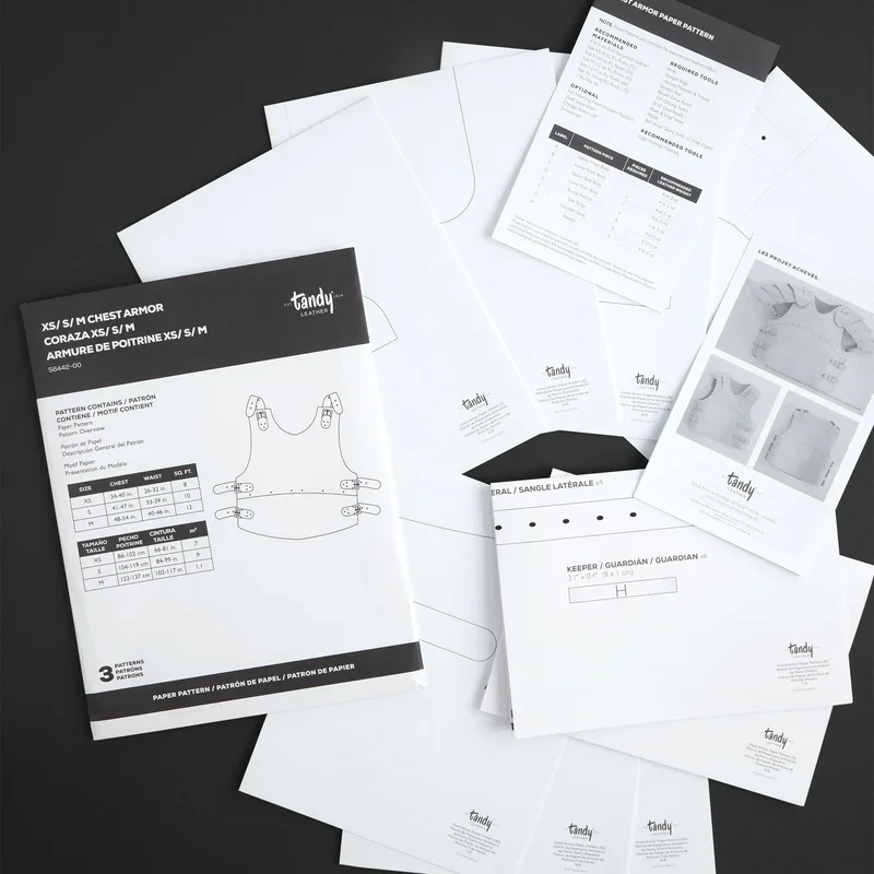 Papierschnittmuster f�r eine Brustr�stung / R�stung