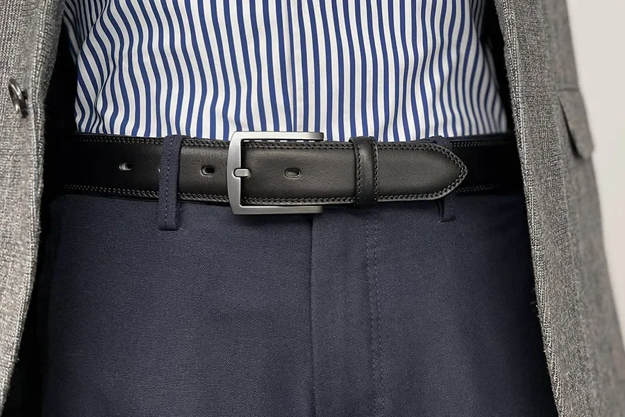 Klassiskt 35 mm lderblte i vegetabiliskt garvat italienskt lder.