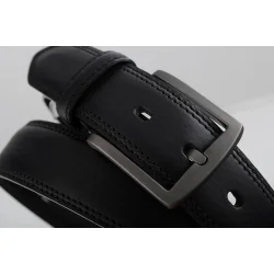 Classic 35 mm belt in vegetable-tanned Italian leather.