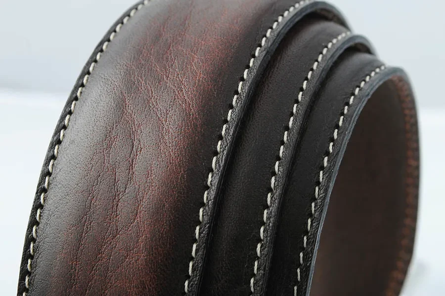 Klassiskt 35 mm lderblte i vegetabiliskt garvat italienskt lder.