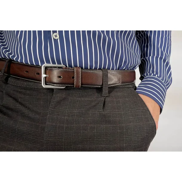 Classic 35 mm belt in vegetable-tanned Italian leather.