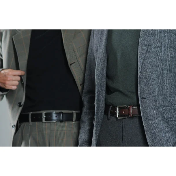 Classic 35 mm belt in vegetable-tanned Italian leather.