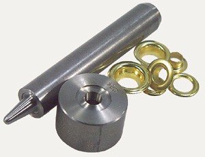 Outils pour la pose d'oeillets
