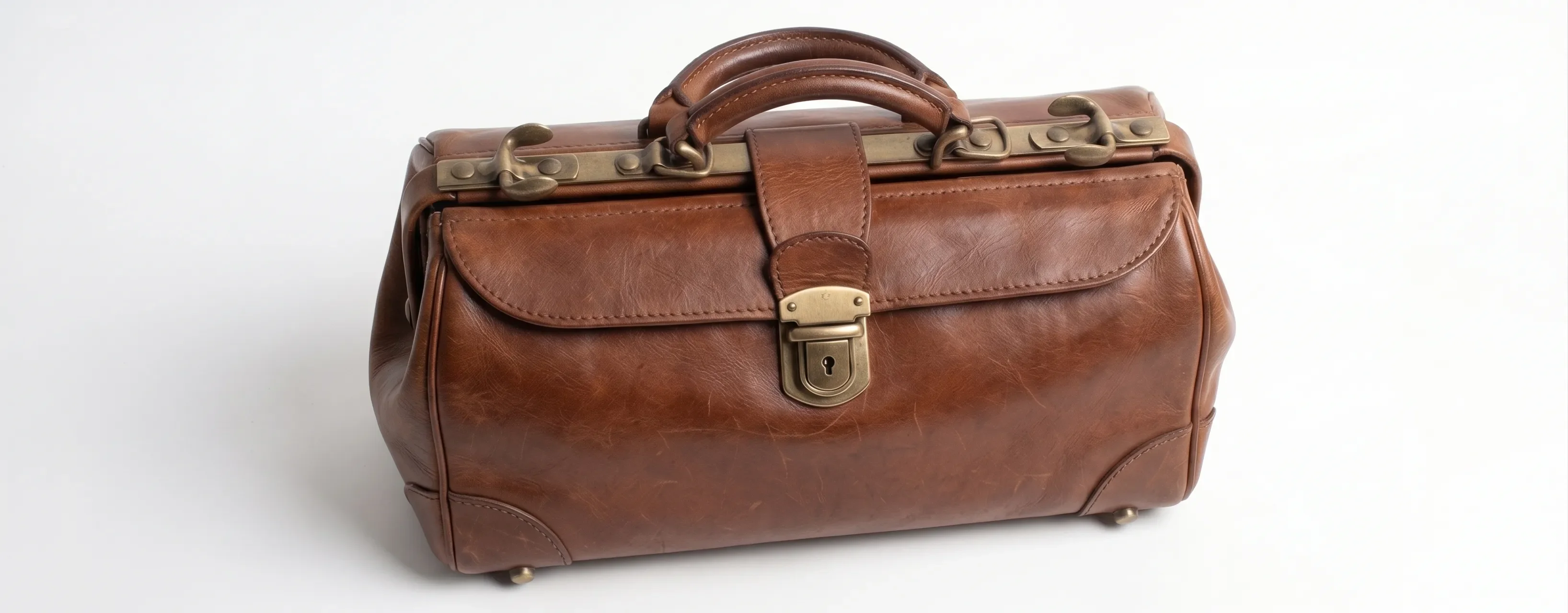 Monture de sac de sage-femme en laiton antique