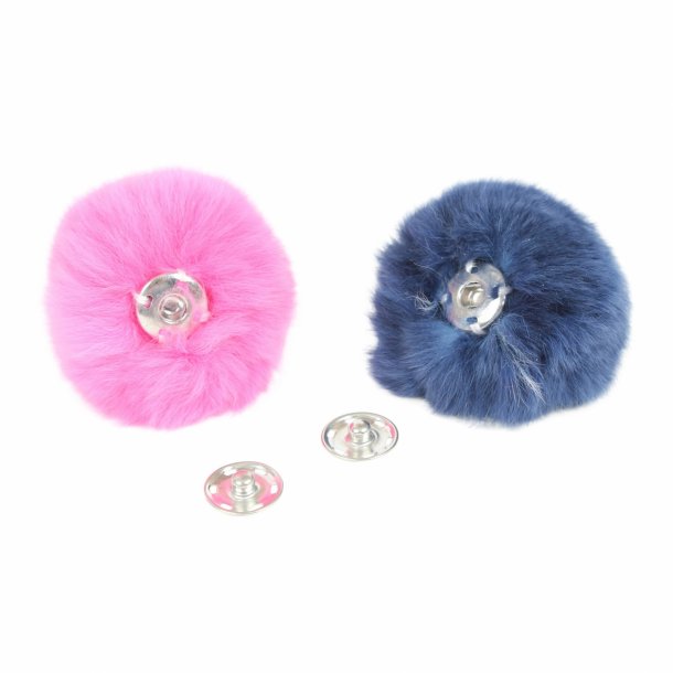 Pompon i kanin ca. 6 cm, med trykknap