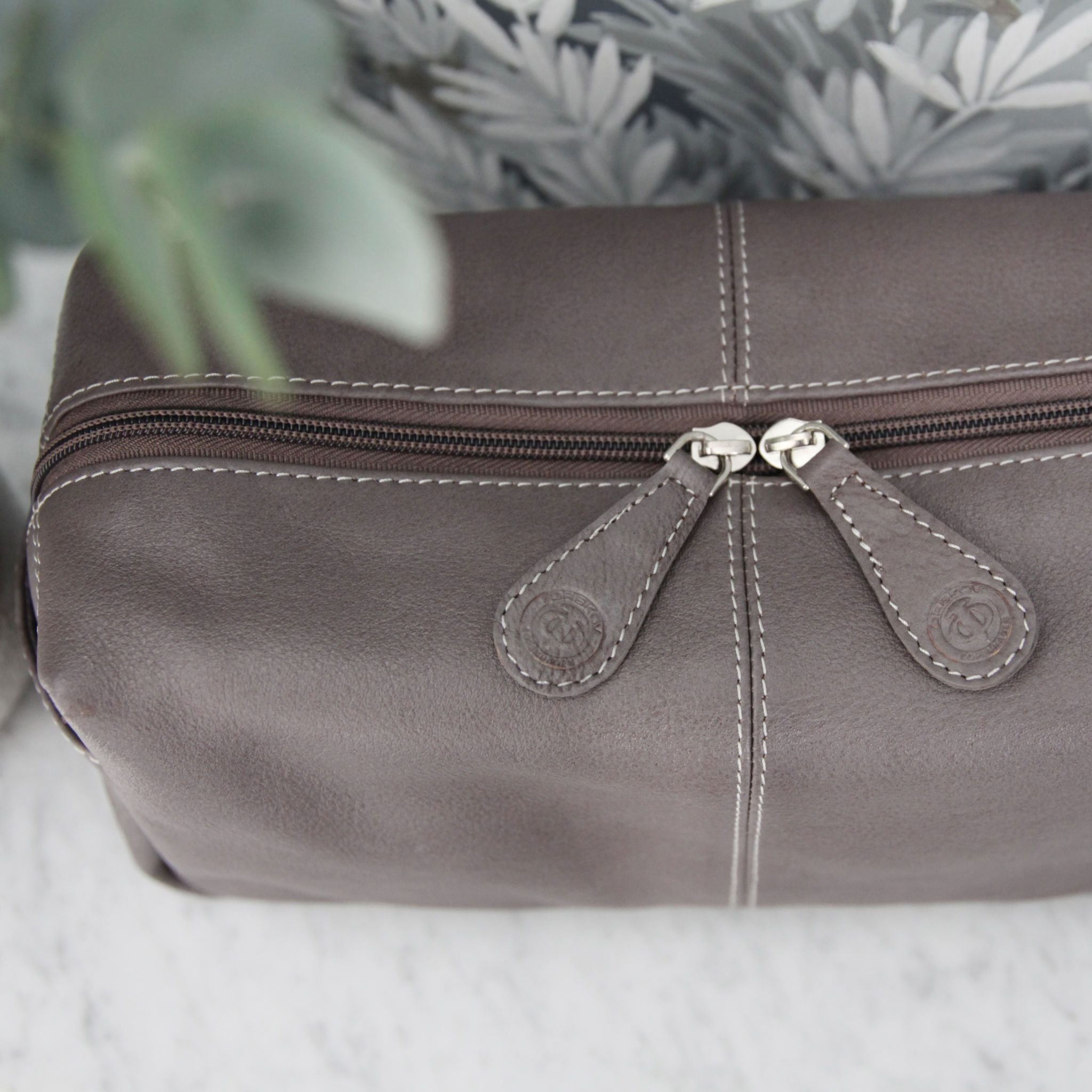 Voyage Toiletry Bag in leather