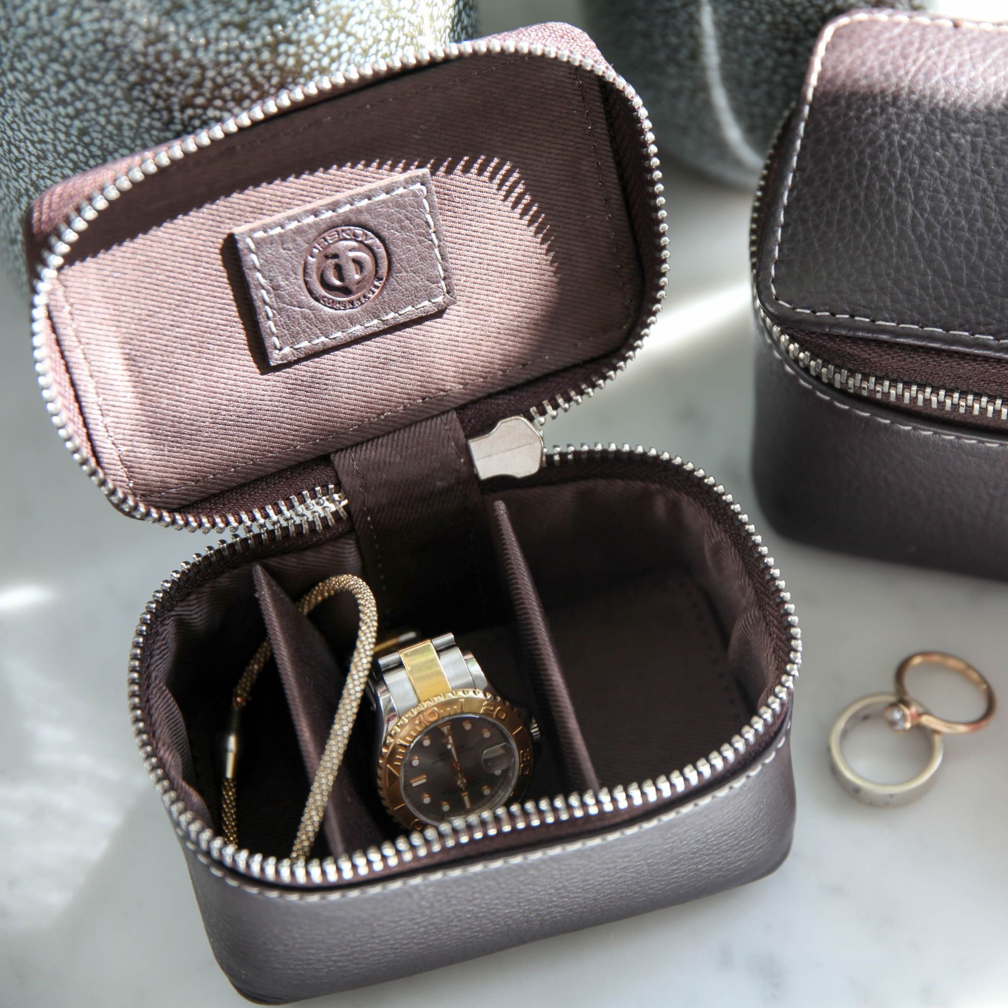 Jewelry box