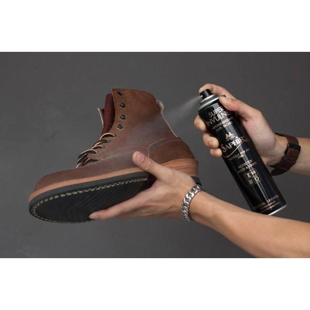 Imprgnering specielt til lder, ruskind, nubuck og textiler 300ml - Saphir Medaille d'or