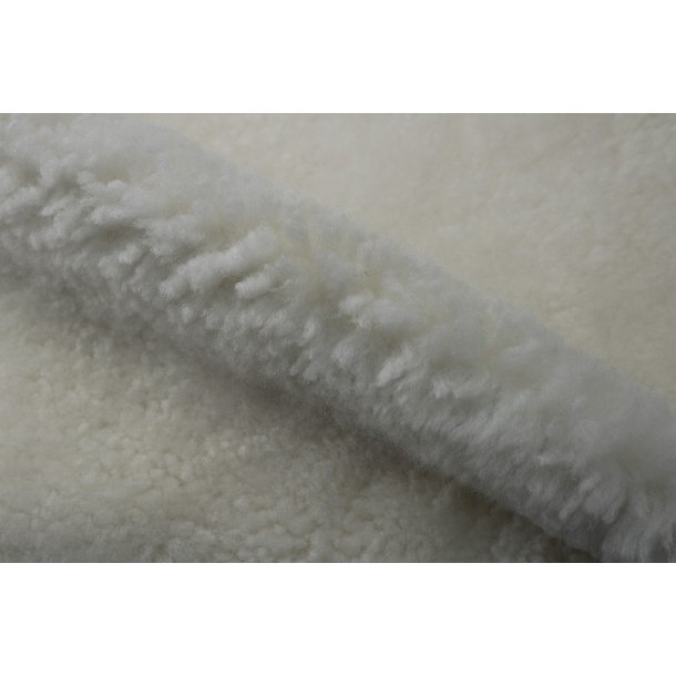 Upholstery lamb approx 10 sqf White