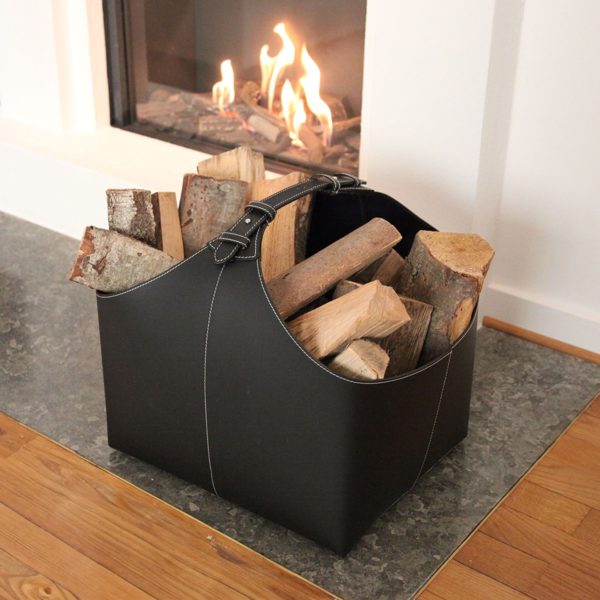 Haardmand van gerecycled leer 46 x 37 x 41 cm
