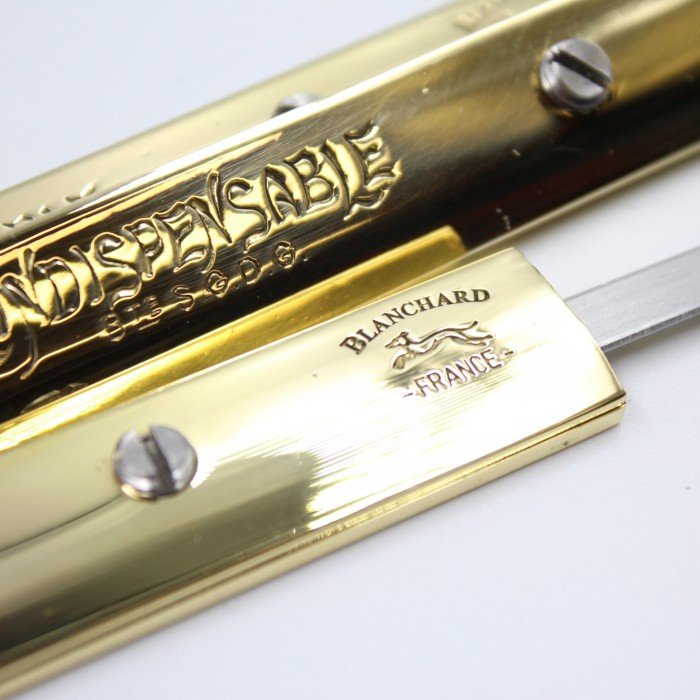 Couteau plat et fourreau en laiton 