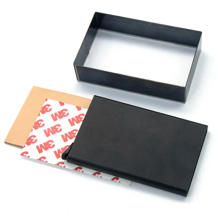 Kortholder utstanset