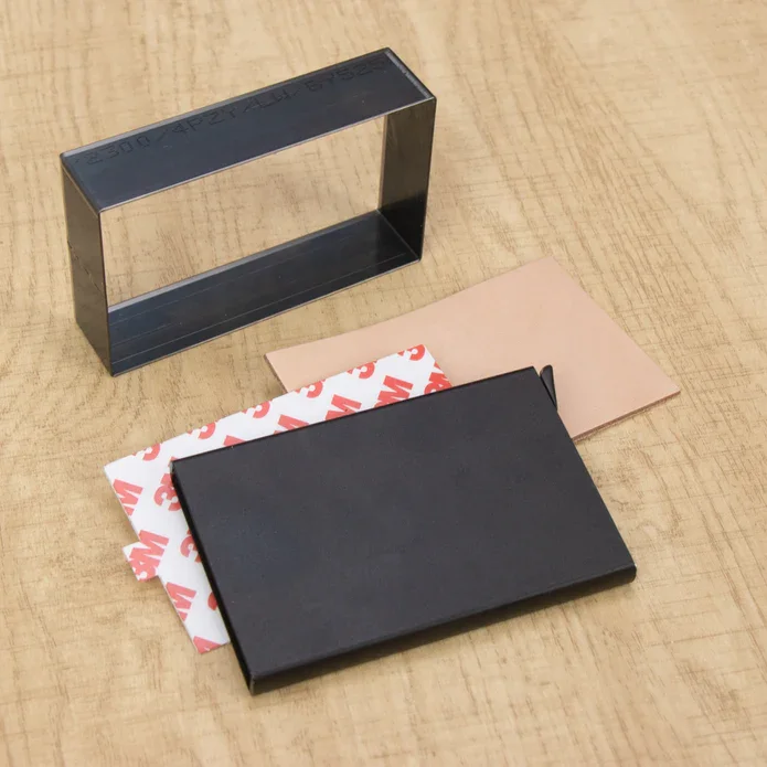 Kortholder utstanset