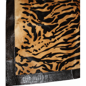 Kotppe med tigerprint og kant 2x2m