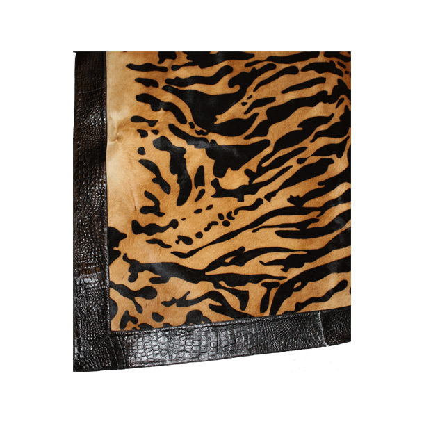 Kotppe med tigerprint og kant 2x2m